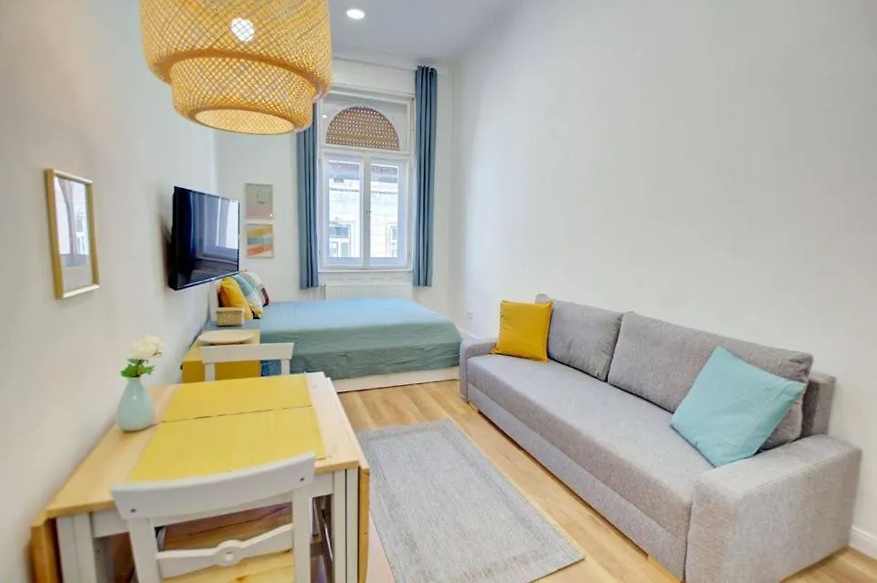 Pau Stylish Studios In The Heart Of Budapest 0*,